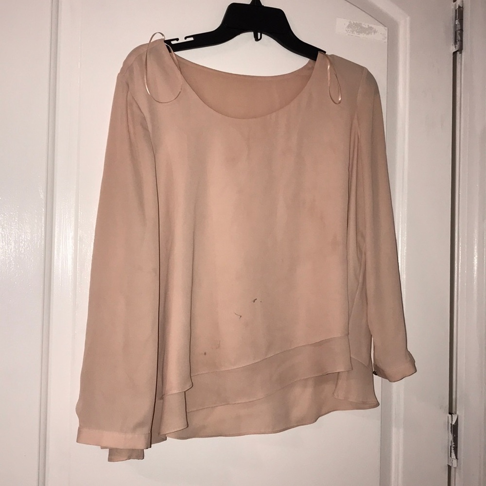 Chiffon material shirt 👚 with a stain😕